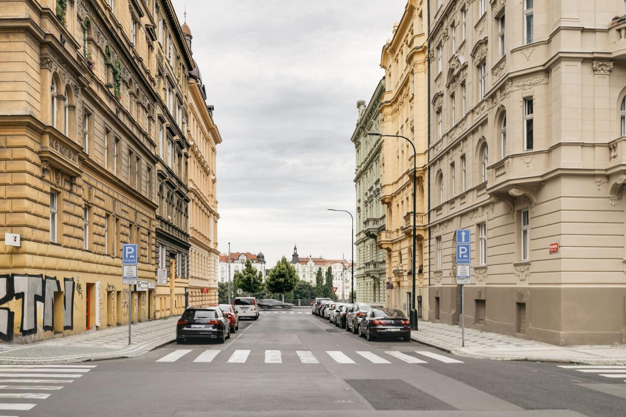 Comfortable And Cosy Apt A Few Steps From Dancing House And Naplavka Dance, Prague