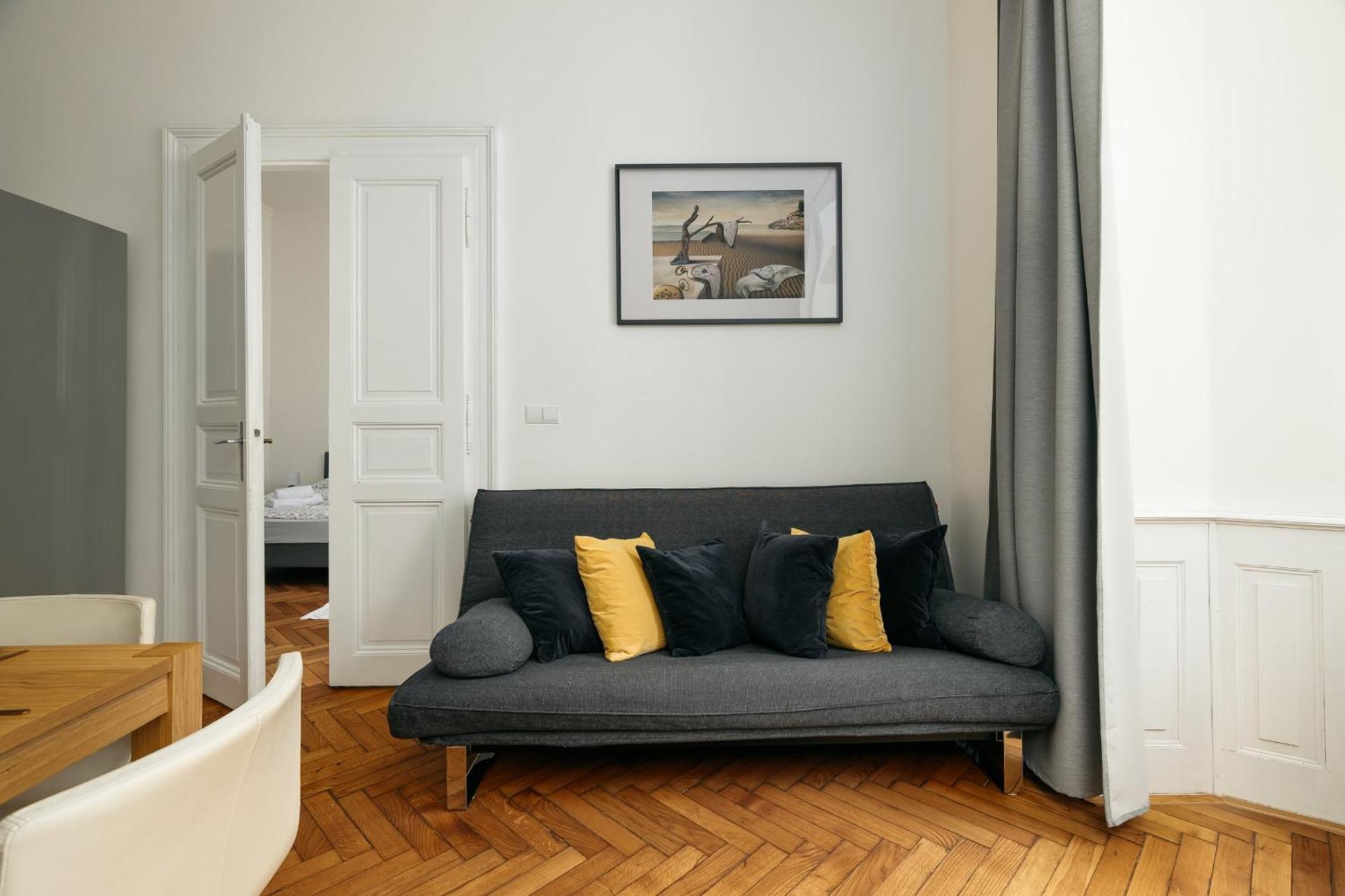 Comfortable And Cosy Apt A Few Steps From Dancing House And Naplavka Dance — Photos 3